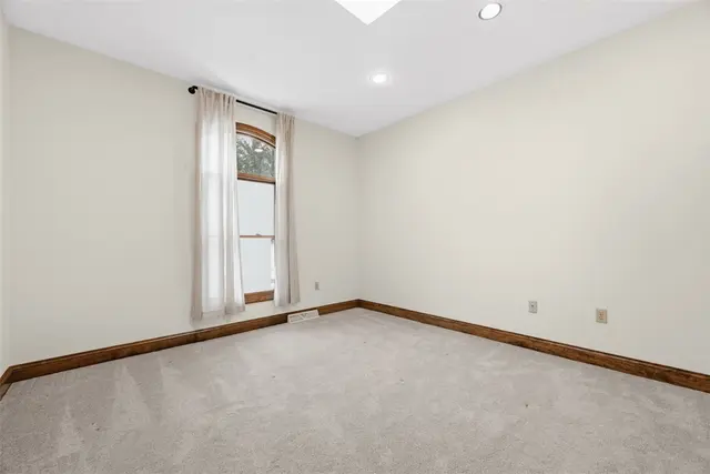 123 Meadowvue Dr gallery image 22