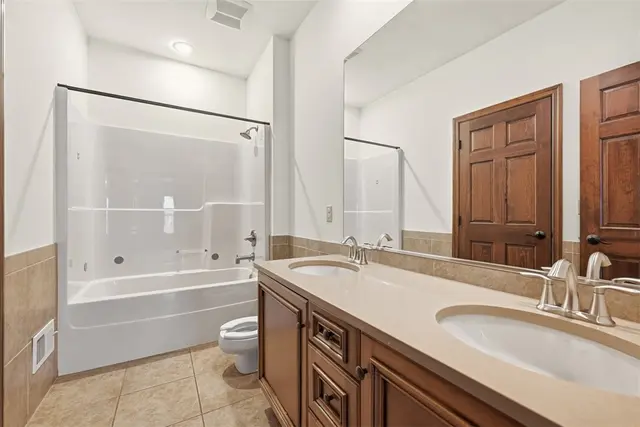 123 Meadowvue Dr gallery image 37