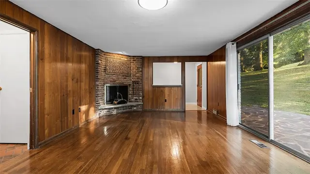 123 Oxbridge Dr gallery image 6