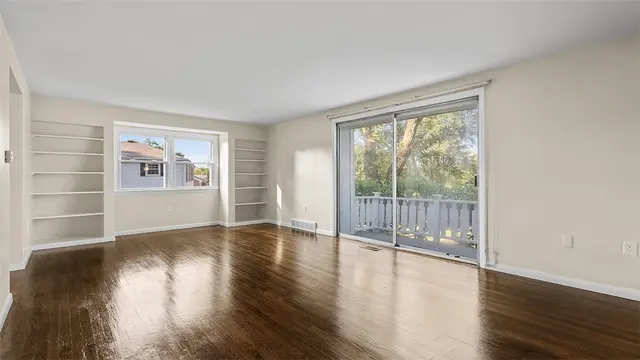 123 Oxbridge Dr gallery image 7