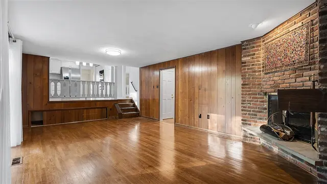 123 Oxbridge Dr gallery image 9
