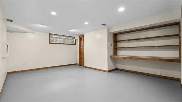 123 Oxbridge Dr gallery image 16