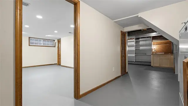 123 Oxbridge Dr gallery image 46