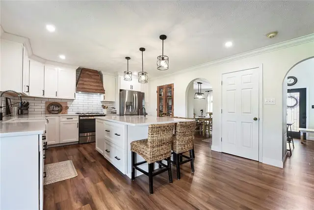 123 Shady Oak Dr gallery image 4
