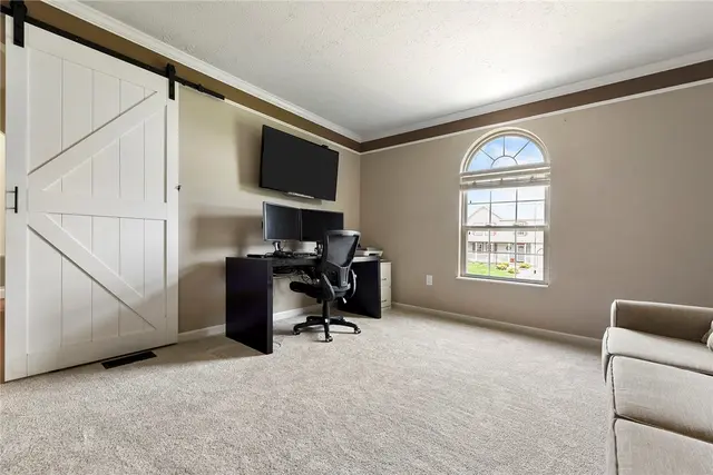 123 Shady Oak Dr gallery image 10