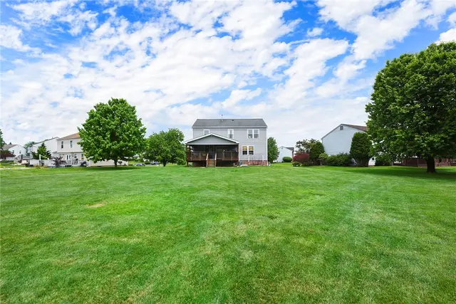 123 Shady Oak Dr gallery image 11