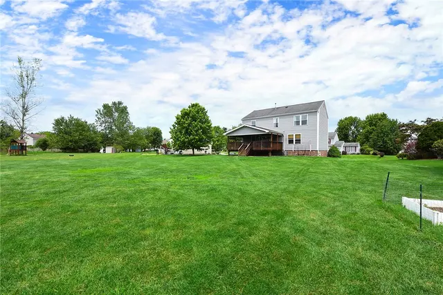 123 Shady Oak Dr gallery image 13