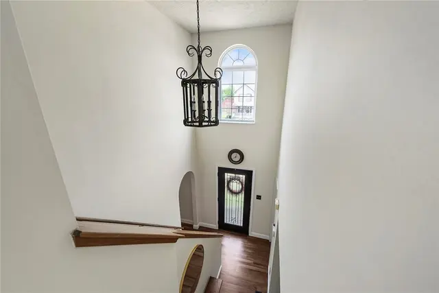 123 Shady Oak Dr gallery image 14