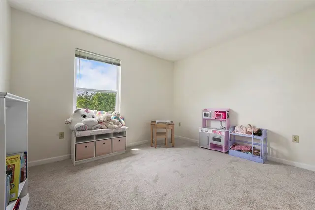 123 Shady Oak Dr gallery image 19