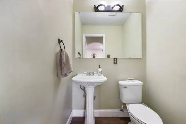 123 Shady Oak Dr gallery image 21