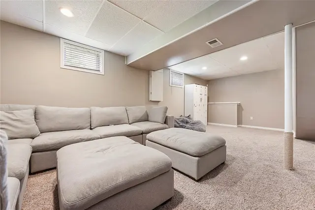 123 Shady Oak Dr gallery image 31