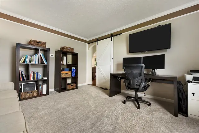 123 Shady Oak Dr gallery image 43