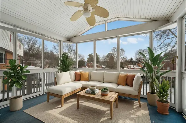 1238 Regency Dr gallery image 7