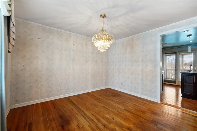 1238 Regency Dr gallery image 11
