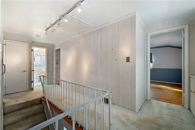 1238 Regency Dr gallery image 16