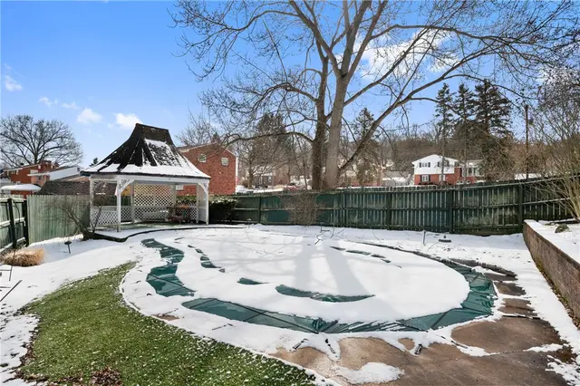 1238 Regency Dr gallery image 28