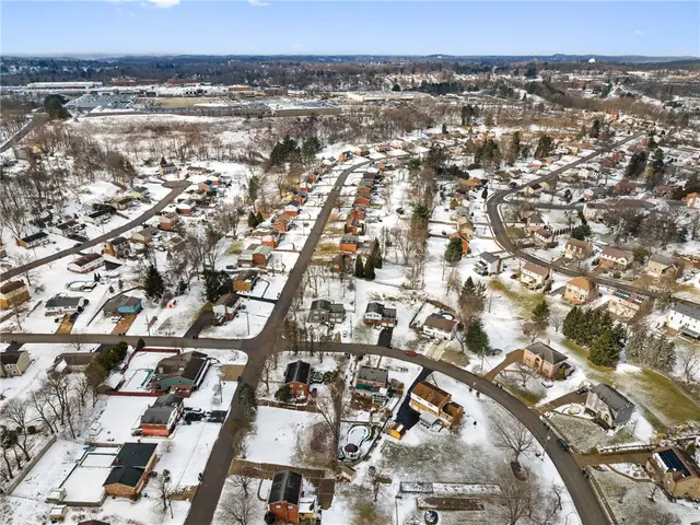 1238 Regency Dr gallery image 30