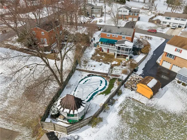 1238 Regency Dr gallery image 31