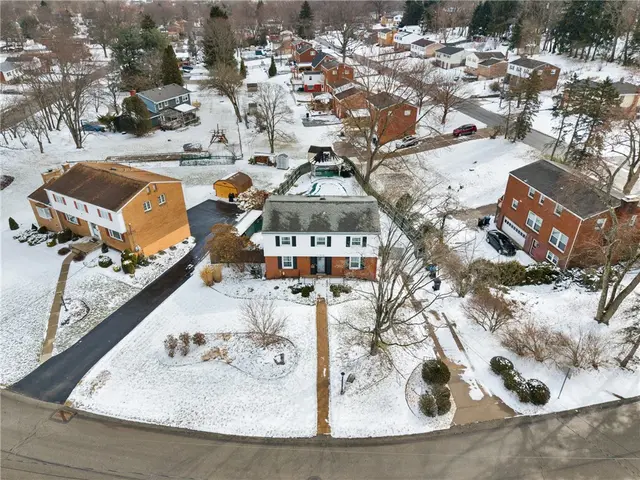 1238 Regency Dr gallery image 32