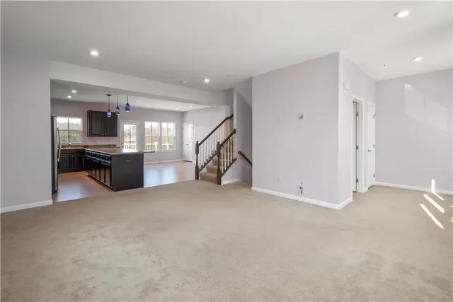 124 Curtis Court gallery image 3