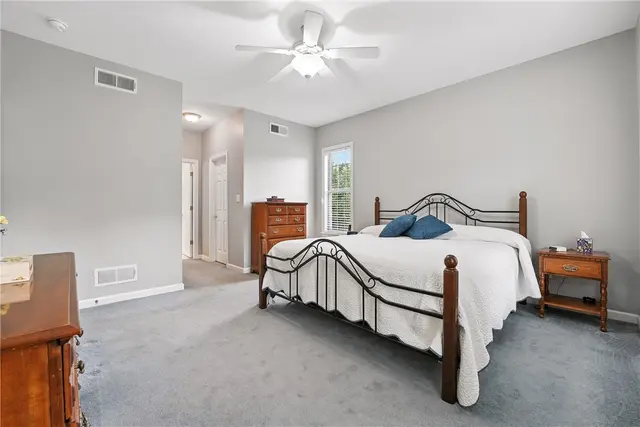 124 Dalliance Court gallery image 32