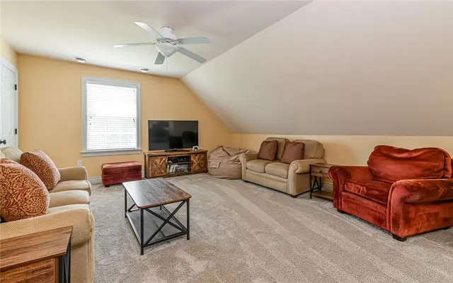124 Field Brook Lane gallery image 4