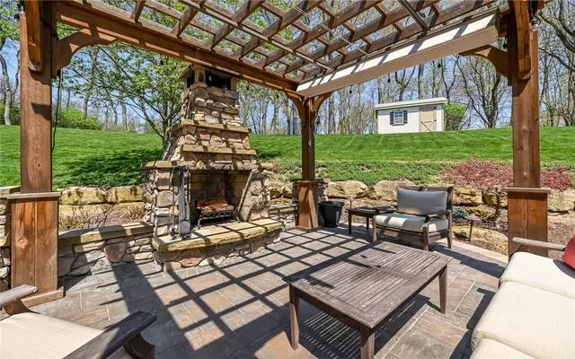 124 Field Brook Lane gallery image 15