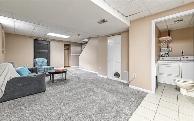 124 Fox Meadow Dr gallery image 3