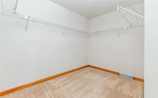 124 Fox Meadow Dr gallery image 5