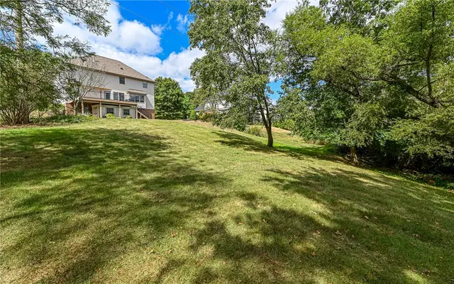 124 Fox Meadow Dr gallery image 12
