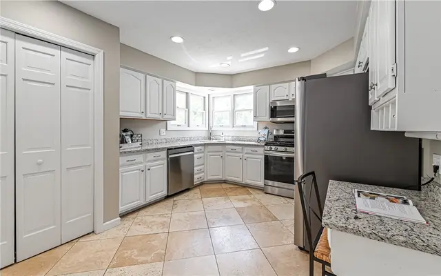 124 Fox Meadow Dr gallery image 13