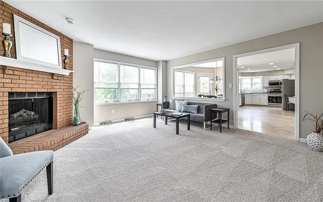 124 Fox Meadow Dr gallery image 18