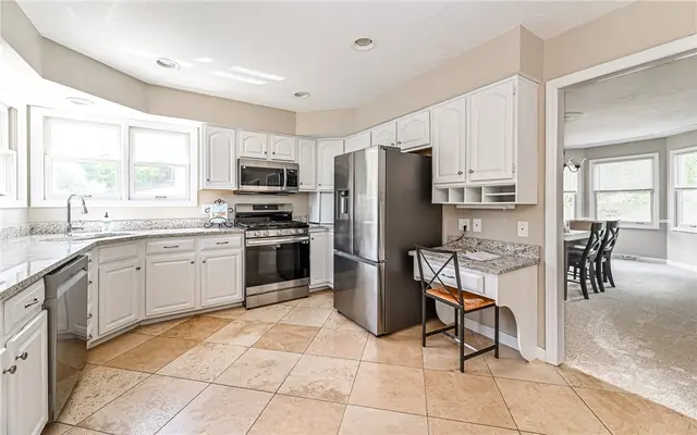 124 Fox Meadow Dr gallery image 19