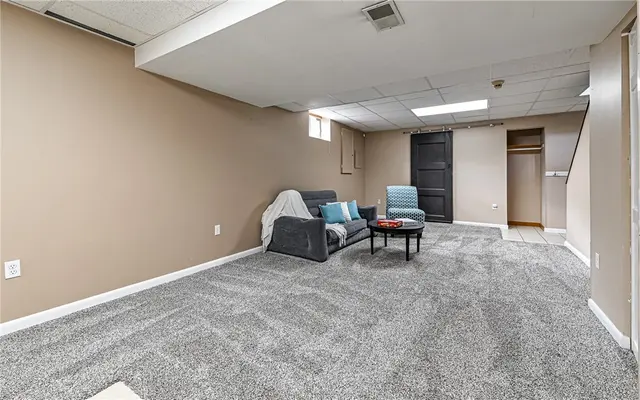 124 Fox Meadow Dr gallery image 32