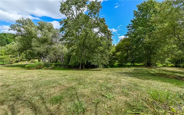 124 Fox Meadow Dr gallery image 38