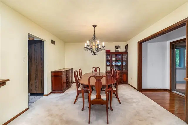 124 Oak Lane gallery image 7