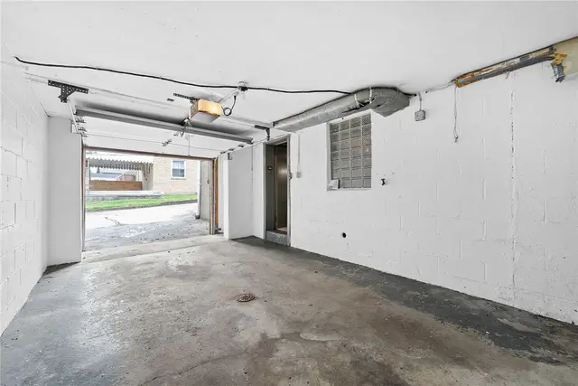 124 Simon Ave gallery image 10