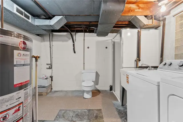 124 Simon Ave gallery image 11