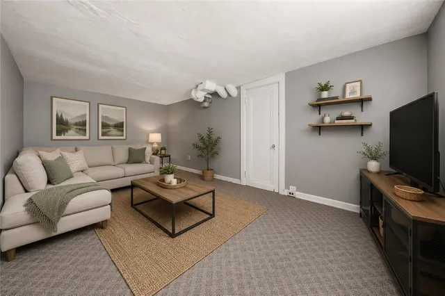 124 Simon Ave gallery image 14