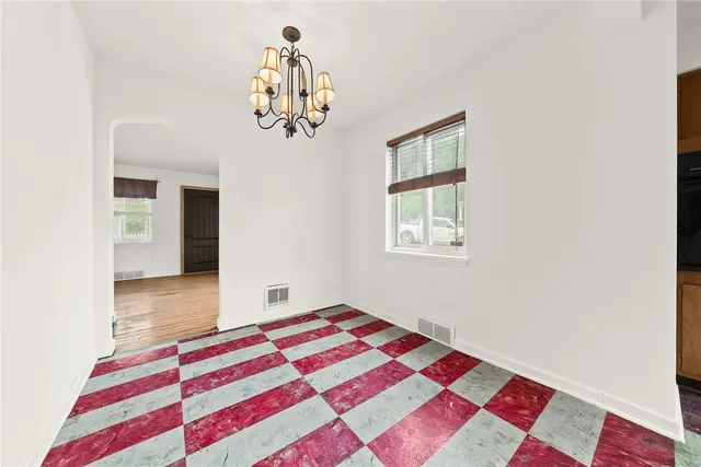 124 Simon Ave gallery image 19