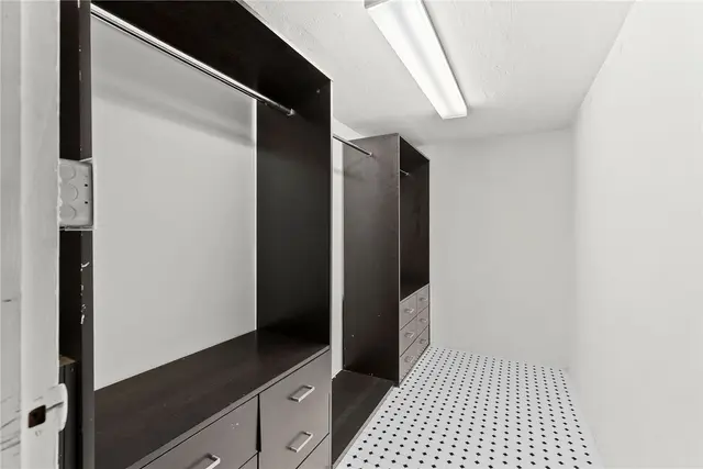 124 Simon Ave gallery image 32