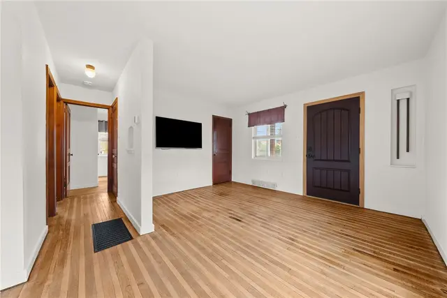 124 Simon Ave gallery image 43