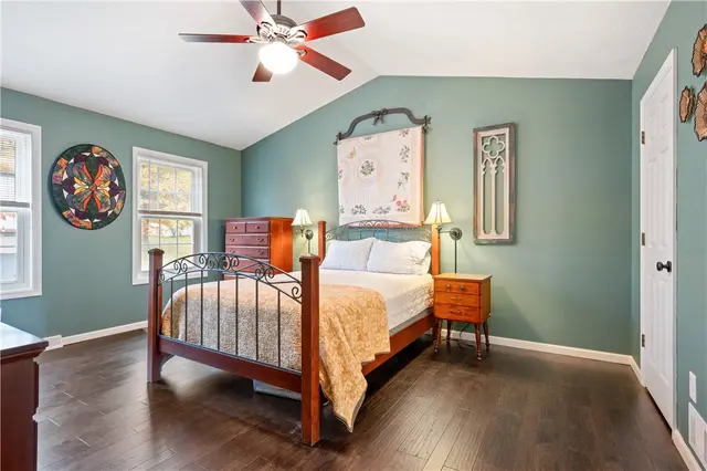 1245 Woodhill Dr gallery image 2