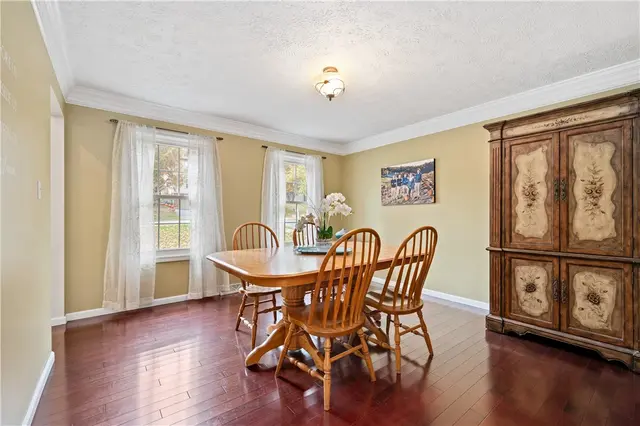 1245 Woodhill Dr gallery image 19