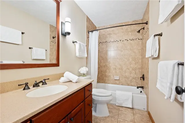 1245 Woodhill Dr gallery image 20