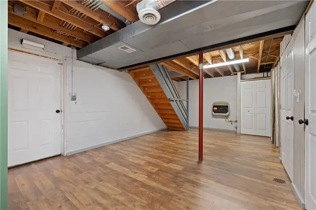 1245 Woodhill Dr gallery image 21