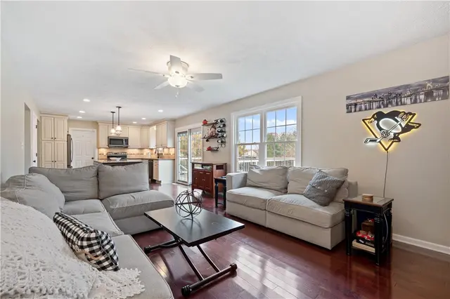 1245 Woodhill Dr gallery image 22