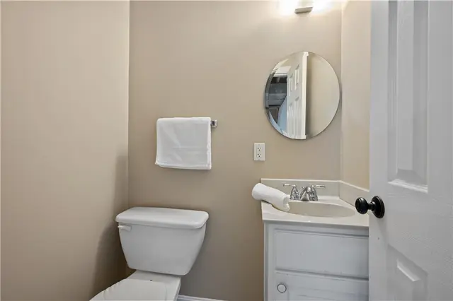 1245 Woodhill Dr gallery image 24