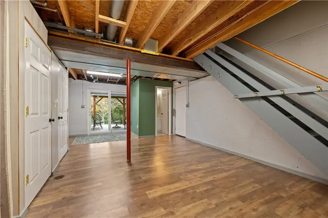 1245 Woodhill Dr gallery image 33