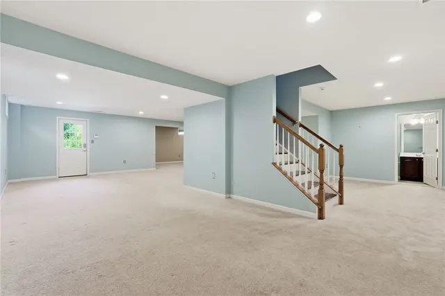 125 Blue Heron Dr gallery image 10
